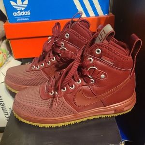 Nike Boots